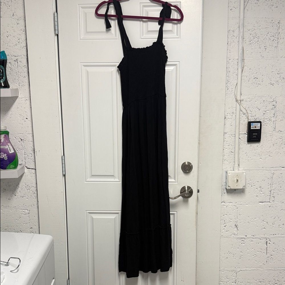Black Maxi Dress Toe Straps Ruched Top Stretch Size Medium - LIKE NEW